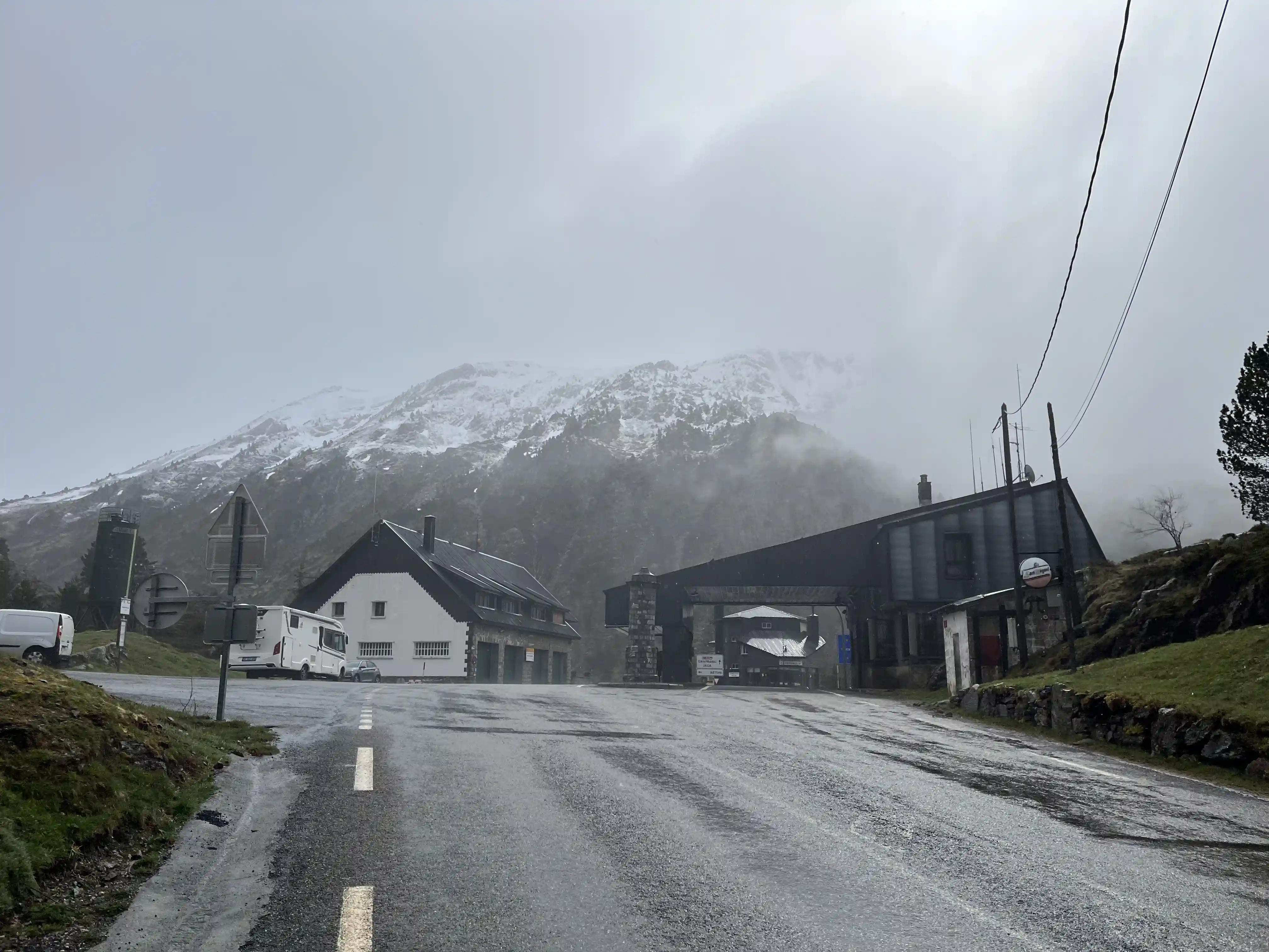 Featured image for post: TransEspana Day 1: Urdos to Jaca (46km)